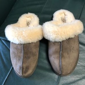 Women's UGG SCUFFETTE II SLIPPER  Sz. 8